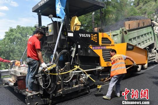 北京房山5条公路大修 最大限度循环利用废旧材料