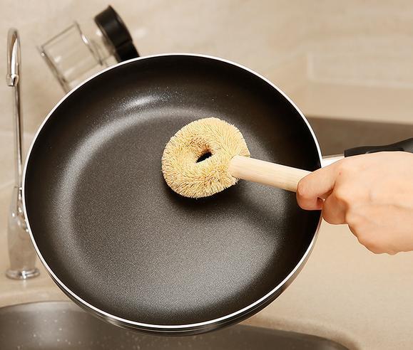 这样的开锅方法,炒菜不粘锅不生锈,不花钱让旧