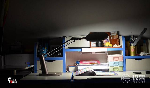 Yeelight护眼台灯Pro体验,三轴可调易操作,去除蓝光不伤眼 Yeelight护眼台灯Pro体验,三轴可调易操作,去除蓝光不伤眼