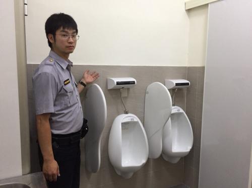 台湾台中一派出所厕所男女共用30年 终改分开式