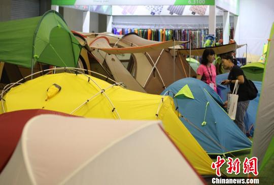 28日，第十三届亚洲户外用品展览会(“亚洲户外展”)、第八届亚洲自行车展览会(“亚洲自行车展”)在南京国际博览中心同时开展。　泱波 摄