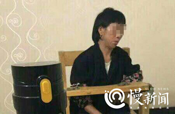 重庆“女神医”靠摸治病每天600人求医，累得愿意被拘留