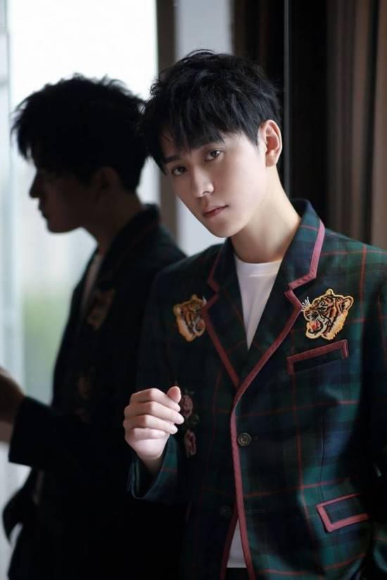 秦俊杰的照片图片