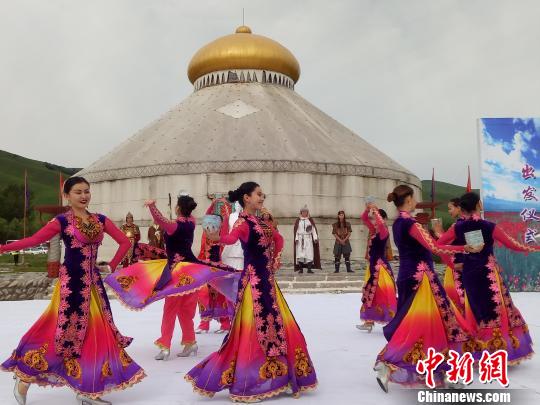 “细君公主” 塑像回乡“省亲”仪式在新疆新源揭幕
