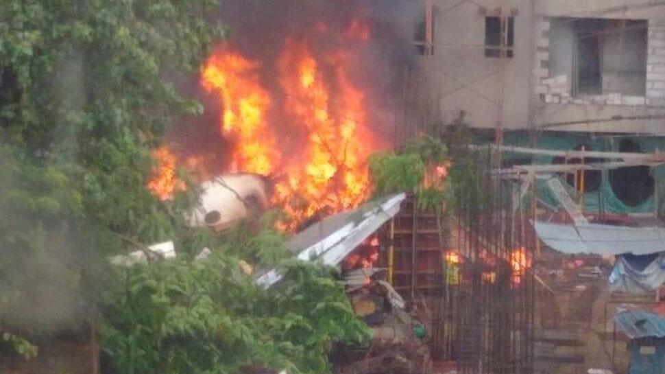 快讯！印度孟买一小型飞机坠毁 致5人死亡