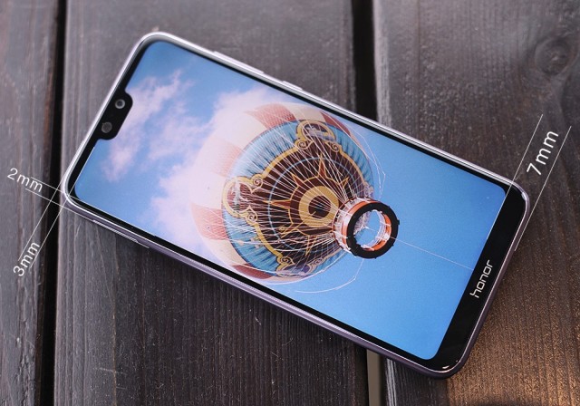 比拟旗舰机的小刘海全面屏手机，荣耀9i手机评测