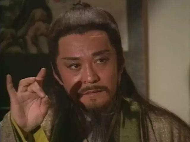 还有鲁振顺饰演的东方不败,连金庸都夸演得好,在林青霞等众多女星里