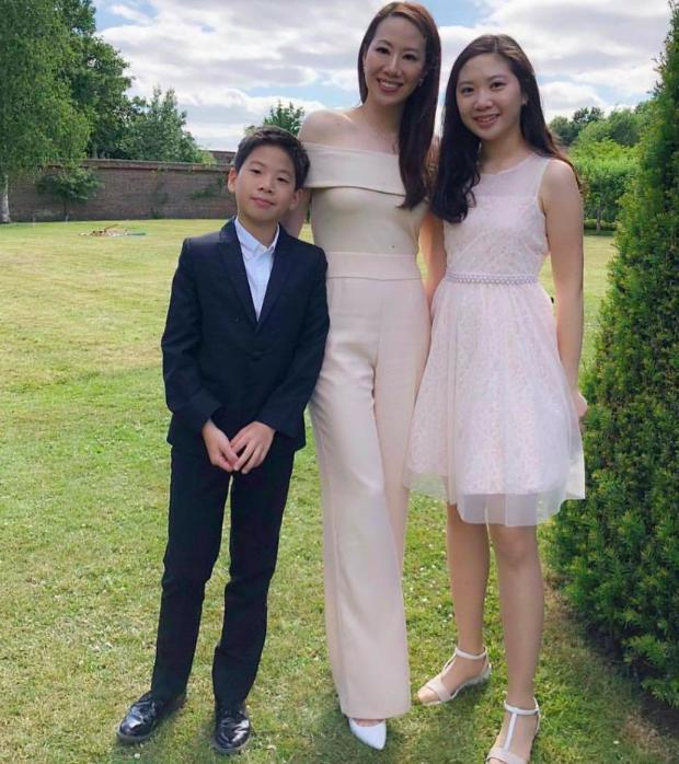 甄子丹孩子真会长!女儿14岁身高快赶上老妈,儿