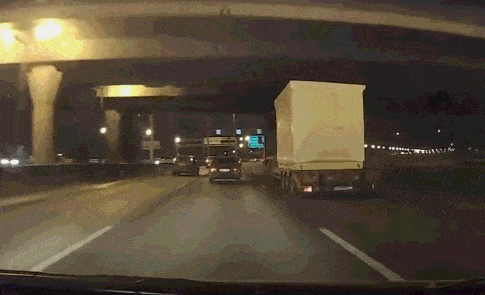 货车失控翻车动态控 货车失控翻车动态-汽车