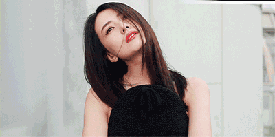 今天国民女神高圆圆离我不到一个点球的距离,每个毛孔