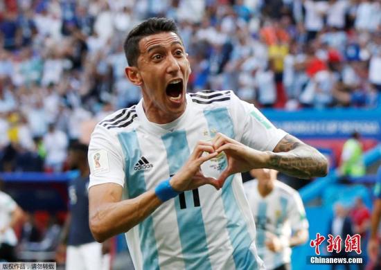 阿根廷遭淘汰 梅西无神呆立恋恋不舍告别世界杯赛场