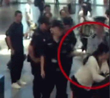 想上黑名单?赶火车迟到硬闯