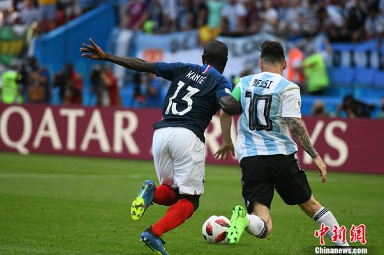 综合消息：法国乌拉圭挺进八强 梅西C罗告别俄罗斯