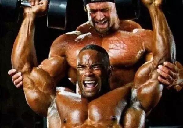 健身增肌初学者应该使用多重的哑铃训练?