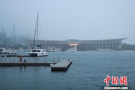 上合青岛峰会主会场 郑嘉伟 摄