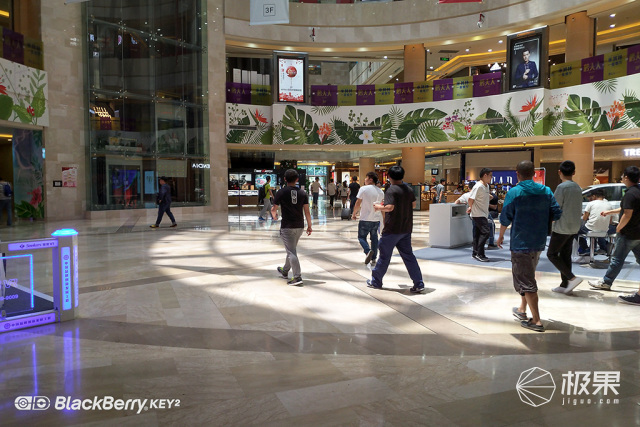 十年莓粉上手黑莓KEY2,经典与实用兼具的情怀机又回来了 十年莓粉上手黑莓KEY2,经典与实用兼具的情怀机又回来了