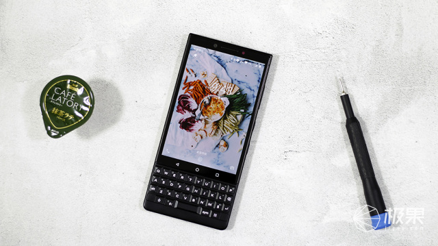 十年莓粉上手黑莓KEY2,经典与实用兼具的情怀机又回来了 十年莓粉上手黑莓KEY2,经典与实用兼具的情怀机又回来了