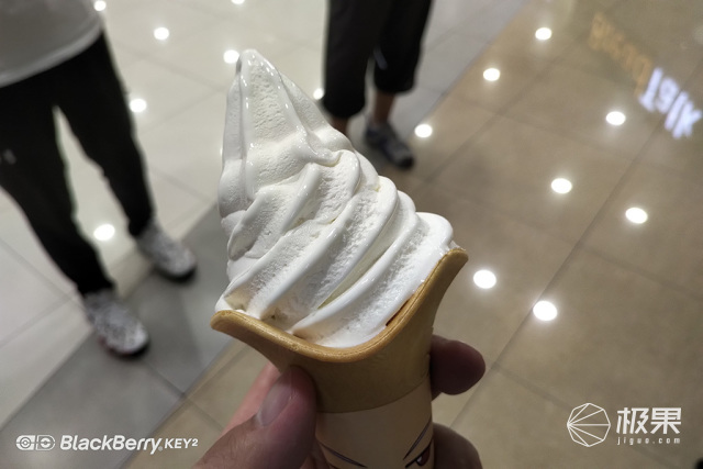 十年莓粉上手黑莓KEY2,经典与实用兼具的情怀机又回来了 十年莓粉上手黑莓KEY2,经典与实用兼具的情怀机又回来了