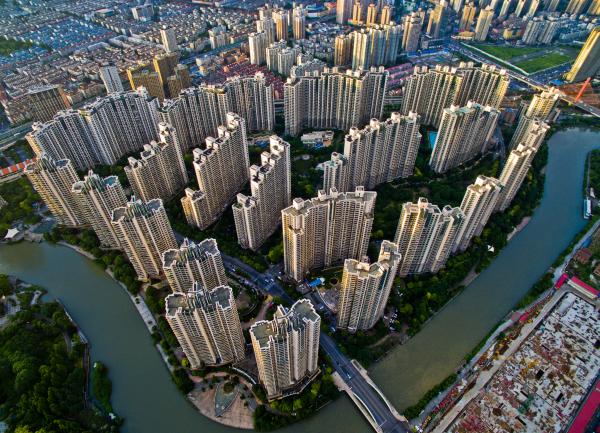 高楼林立河水清澈，20年前这里是上海市中心最大的棚户区