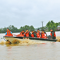四川省多地发生洪涝灾害 子弟兵闻令而动驰援抗洪一线