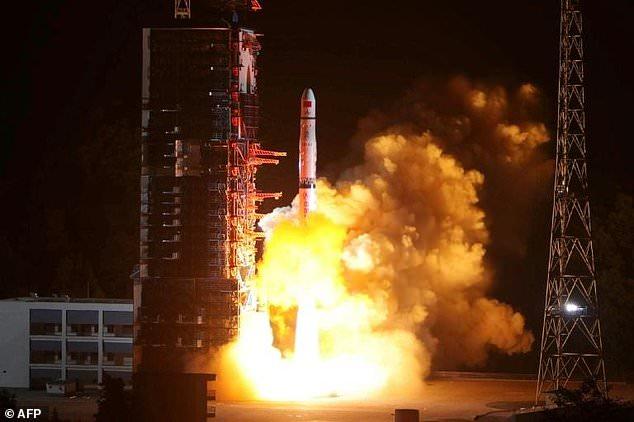 中国火箭成就引发世界媒体关注 被称“超越NASA”