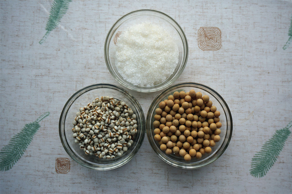 祛湿薏米豆浆的做法图解1