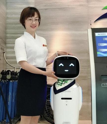 打造智慧银行 渤海银行杭州分行智能服务机器人上岗