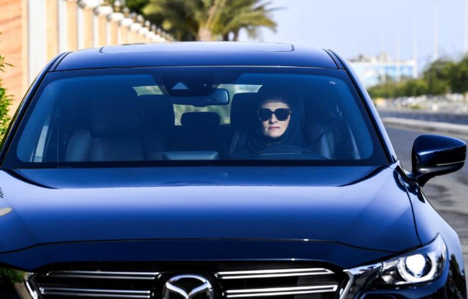 沙特女性驾驶刚解禁 一名女车主车辆即被烧毁