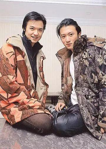 一直没觉的谢霆锋很帅 但是合照中的他艳压男