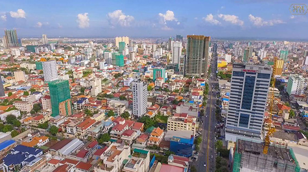 “淘金”柬埔寨的中国人：经济崛起带热买房潮