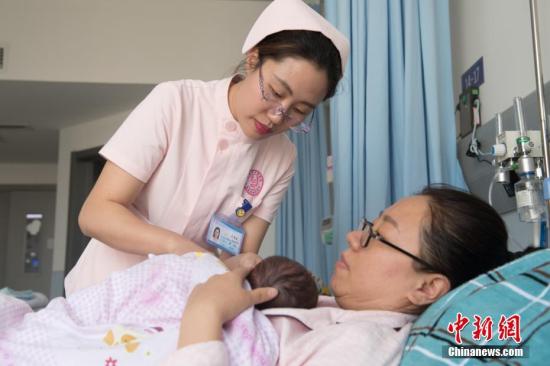 中国首个护理服务业改革发展指导意见出台