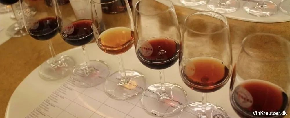 原来《摩登家庭》教了这么多的葡萄酒知识 真·下饭神剧!