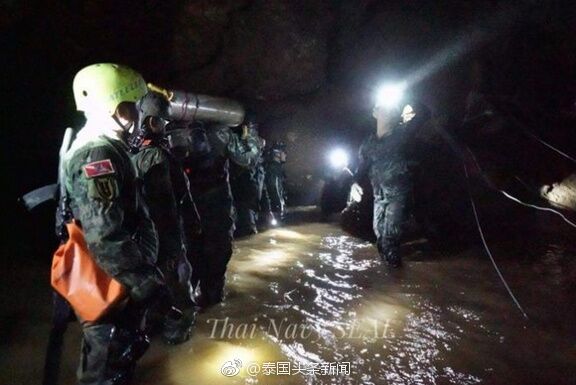 我向父母们道歉!被困山洞的泰国少年足球队