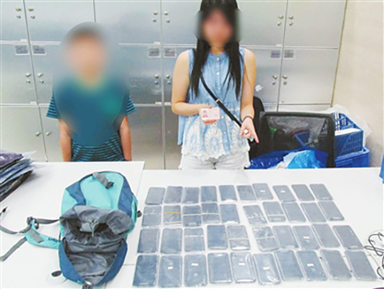 拱北海关：一名香港男童携带及绑藏40部苹果手机入境被查获
