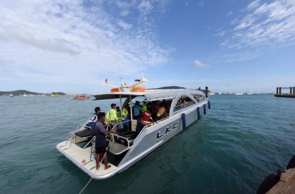 泰国旅游局：搜救行动将继续，每位遇难者给予30万泰铢赔偿