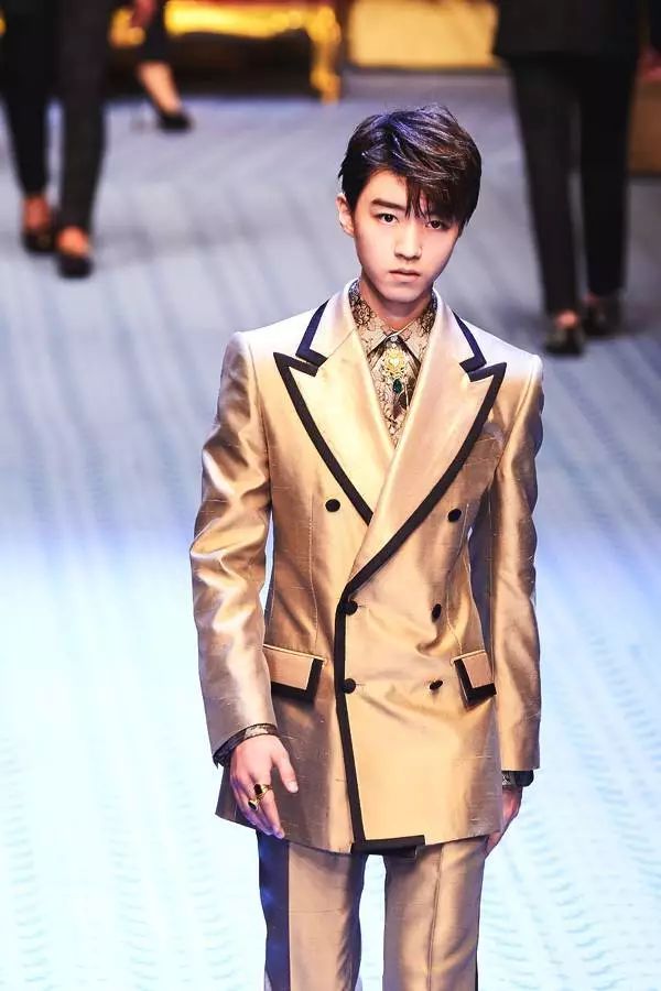 明星走秀谁是灾难现场?台步可不是走几步那么简单!