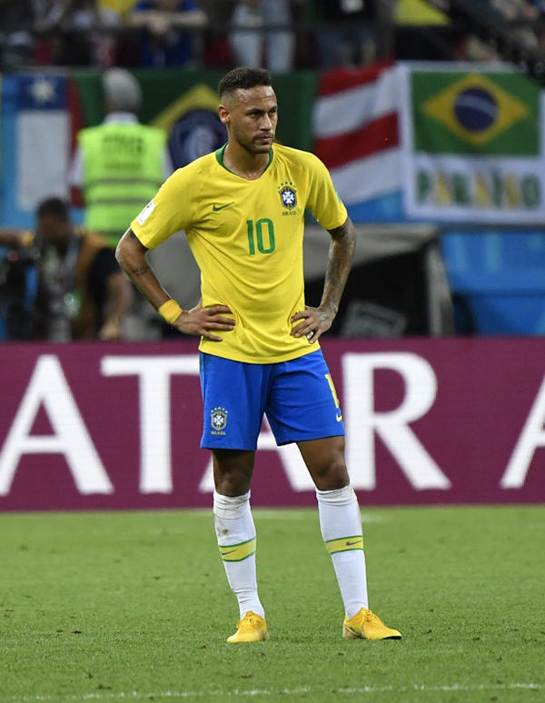 一桩事先张扬的凶杀案，欧洲足球摧毁了巴西“9号”
