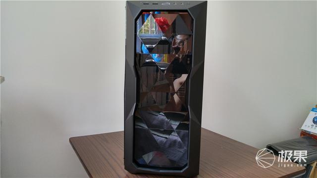 做工精致灯效炫，有颜有料的中塔机箱，酷冷至尊机箱体验