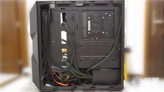 做工精致灯效炫，有颜有料的中塔机箱，酷冷至尊机箱体验