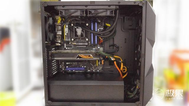 做工精致灯效炫，有颜有料的中塔机箱，酷冷至尊机箱体验