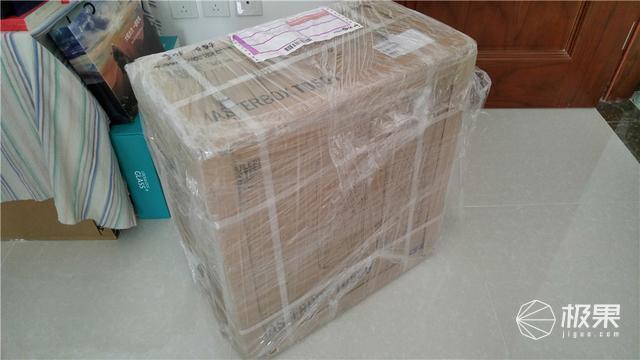 做工精致灯效炫，有颜有料的中塔机箱，酷冷至尊机箱体验