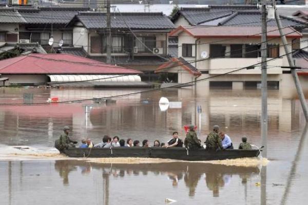 日本罕见暴雨已至少造成85人死亡，58人下落不明