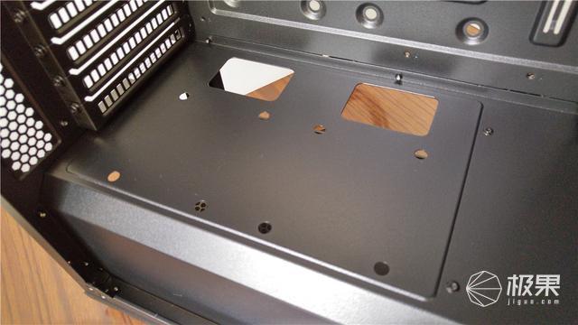 做工精致灯效炫，有颜有料的中塔机箱，酷冷至尊机箱体验