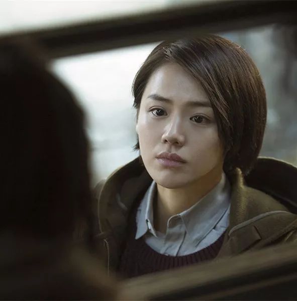 从自杀未遂到新一代名模,她经历了什么?