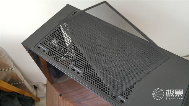做工精致灯效炫，有颜有料的中塔机箱，酷冷至尊机箱体验