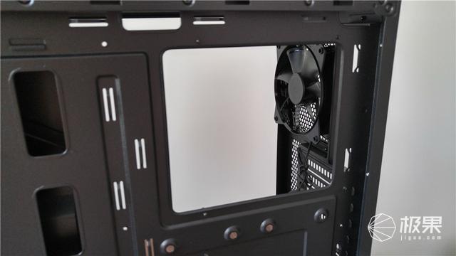 做工精致灯效炫，有颜有料的中塔机箱，酷冷至尊机箱体验