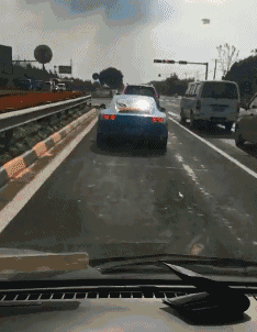 爆笑gif图:跟女生执拗,这可是你自找的