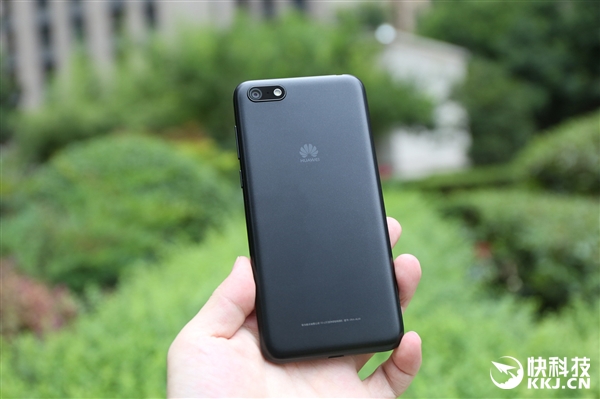 799元支持10级美颜!华为畅享8e青春版开箱图