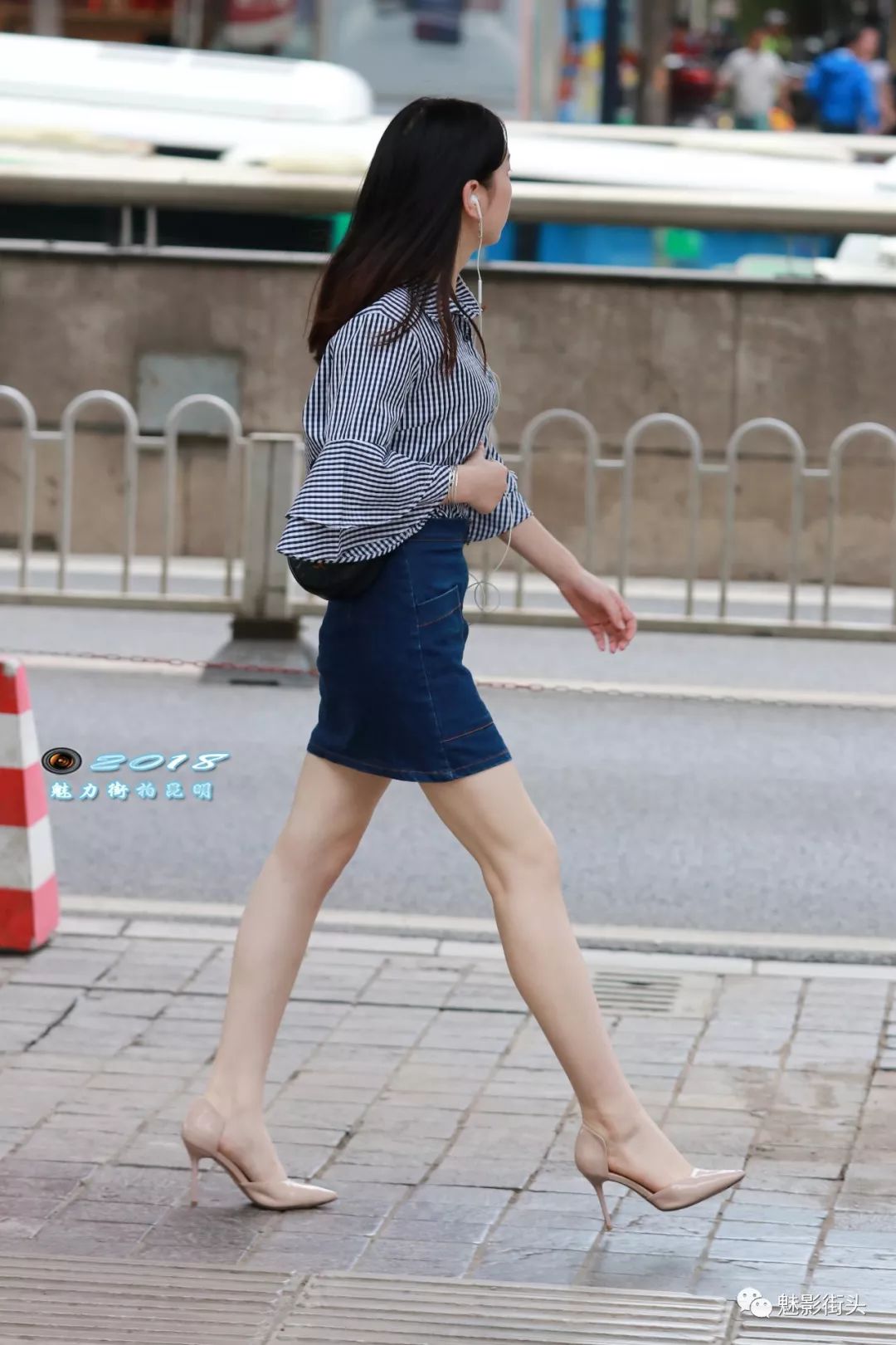 街拍：美女的大长腿不是说说而已，夏季穿搭已经将清晰呈现！