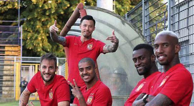 保利尼奥回归恒大外援7选4 卡纳瓦罗头更大了